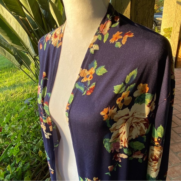 Issac Liev Maxi Cardigan - Picture 3 of 5